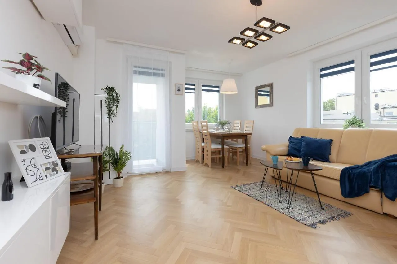 Elegant Warsaw Apartment With Ac 550 M To Copernicus Science Centre By Noclegi Renters Poland